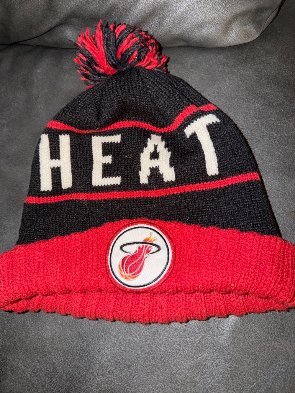 Men’s adult NBA MIAMI HEAT Basketball Pom cap hat winter warm new era